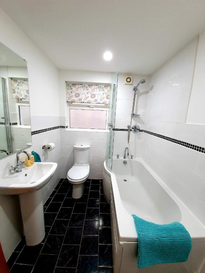In The Heart Of Portrush - Beautiful Views Apartment Luaran gambar